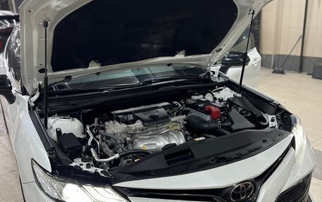 Toyota Camry, 2020 год, 3 250 000 рублей, 2 фотография