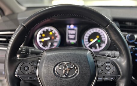 Toyota Camry, 2020 год, 3 250 000 рублей, 10 фотография