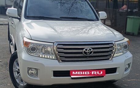 Toyota Land Cruiser 200, 2013 год, 3 350 000 рублей, 2 фотография