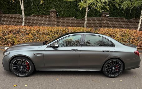 Mercedes-Benz E-Класс AMG, 2018 год, 6 500 000 рублей, 4 фотография