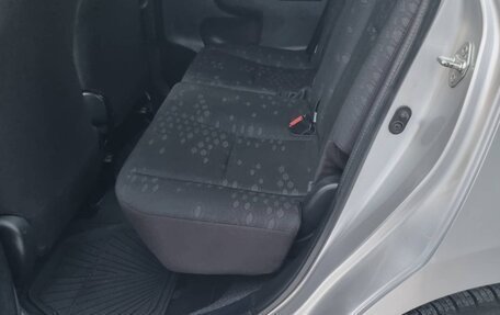 Toyota Ractis II, 2011 год, 850 000 рублей, 13 фотография