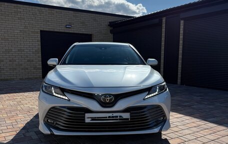 Toyota Camry, 2018 год, 3 000 000 рублей, 2 фотография