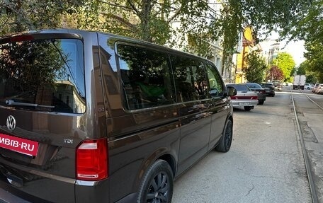 Volkswagen Caravelle T6 рестайлинг, 2015 год, 3 200 000 рублей, 13 фотография