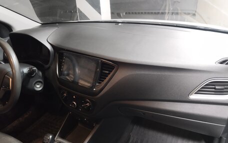 Hyundai Solaris II рестайлинг, 2019 год, 1 100 000 рублей, 12 фотография