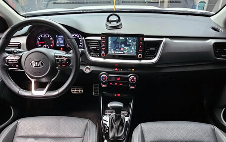 KIA Stonic, 2020 год, 1 580 000 рублей, 6 фотография