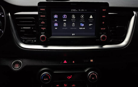 KIA Stonic, 2020 год, 1 580 000 рублей, 9 фотография