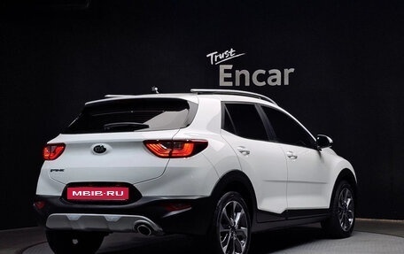 KIA Stonic, 2020 год, 1 580 000 рублей, 3 фотография