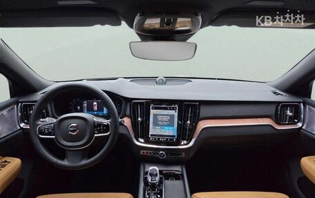 Volvo V60 Cross Country II, 2025 год, 4 490 099 рублей, 8 фотография