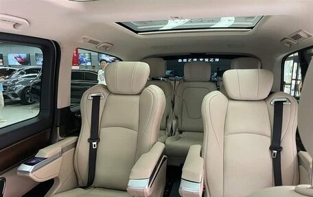 Mercedes-Benz V-Класс, 2022 год, 5 770 000 рублей, 13 фотография