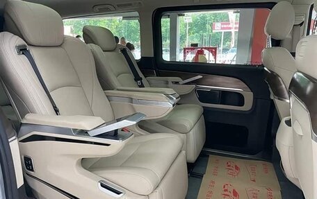Mercedes-Benz V-Класс, 2022 год, 5 770 000 рублей, 23 фотография
