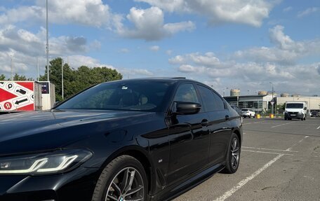 BMW 5 серия, 2021 год, 4 800 000 рублей, 2 фотография