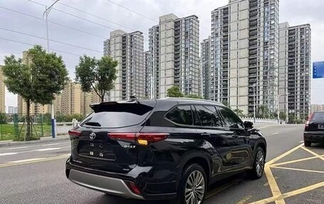 Toyota Highlander, 2022 год, 3 680 000 рублей, 5 фотография