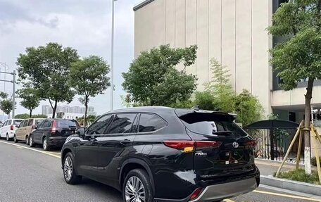 Toyota Highlander, 2022 год, 3 680 000 рублей, 6 фотография