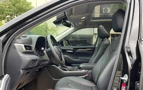 Toyota Highlander, 2022 год, 3 680 000 рублей, 8 фотография