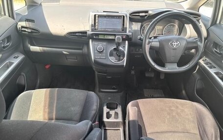 Toyota Wish II, 2011 год, 920 001 рублей, 9 фотография