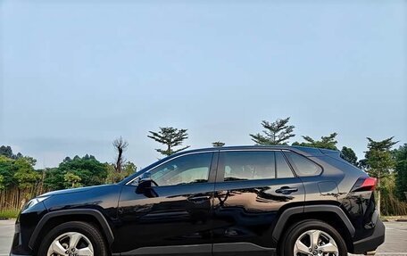 Toyota RAV4, 2021 год, 2 150 000 рублей, 7 фотография