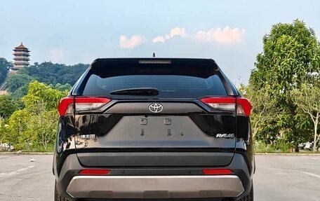Toyota RAV4, 2021 год, 2 150 000 рублей, 5 фотография