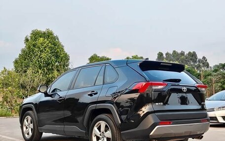 Toyota RAV4, 2021 год, 2 150 000 рублей, 6 фотография