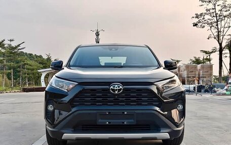 Toyota RAV4, 2021 год, 2 150 000 рублей, 2 фотография
