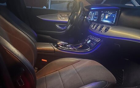 Mercedes-Benz E-Класс, 2019 год, 2 700 000 рублей, 1 фотография