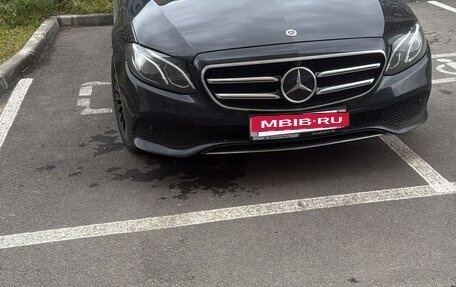 Mercedes-Benz E-Класс, 2019 год, 2 700 000 рублей, 10 фотография