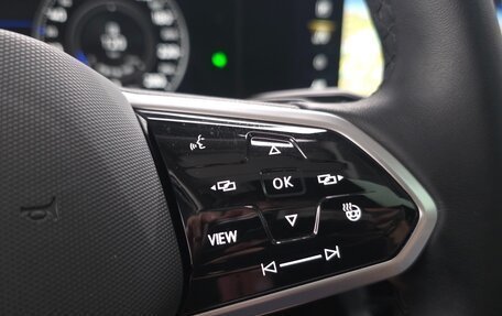 Volkswagen Touareg III, 2022 год, 4 852 000 рублей, 7 фотография