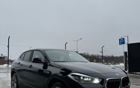 BMW X2, 2018 год, 2 950 000 рублей, 2 фотография