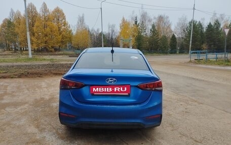 Hyundai Solaris II рестайлинг, 2020 год, 900 000 рублей, 3 фотография