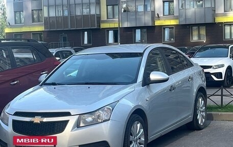 Chevrolet Cruze II, 2011 год, 750 000 рублей, 3 фотография