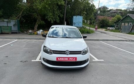 Volkswagen Polo VI (EU Market), 2011 год, 675 000 рублей, 2 фотография