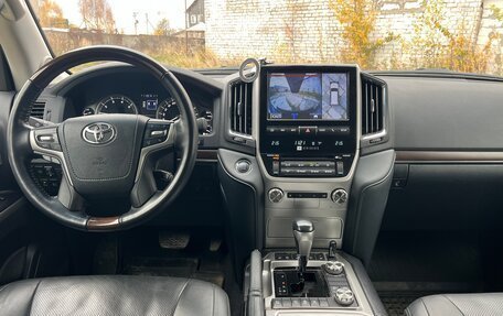 Toyota Land Cruiser 200, 2018 год, 8 450 000 рублей, 7 фотография