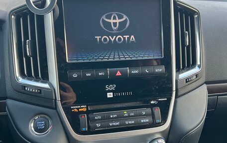 Toyota Land Cruiser 200, 2018 год, 8 450 000 рублей, 6 фотография