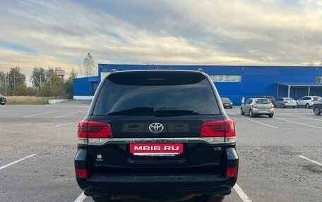 Toyota Land Cruiser 200, 2018 год, 8 450 000 рублей, 4 фотография