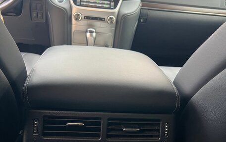 Toyota Land Cruiser 200, 2018 год, 8 450 000 рублей, 10 фотография