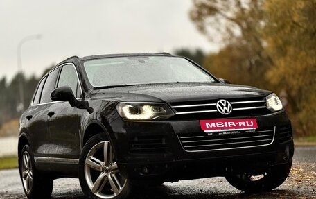 Volkswagen Touareg III, 2011 год, 2 050 000 рублей, 1 фотография