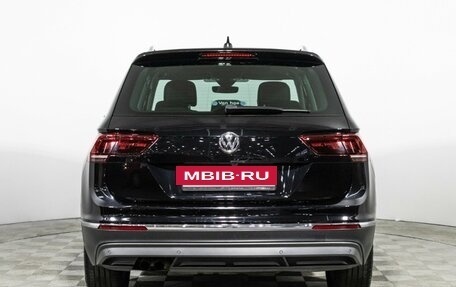 Volkswagen Tiguan II, 2019 год, 2 730 000 рублей, 6 фотография