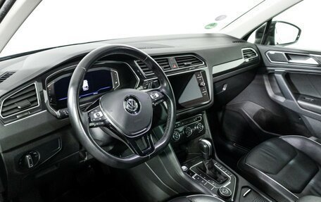 Volkswagen Tiguan II, 2019 год, 2 730 000 рублей, 11 фотография