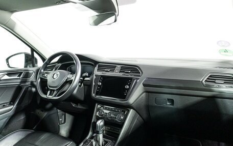 Volkswagen Tiguan II, 2019 год, 2 730 000 рублей, 9 фотография