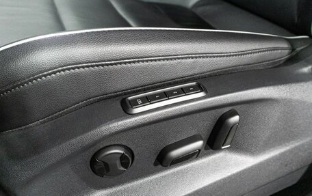 Volkswagen Tiguan II, 2019 год, 2 730 000 рублей, 17 фотография