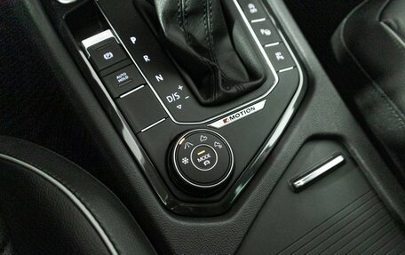 Volkswagen Tiguan II, 2019 год, 2 730 000 рублей, 20 фотография