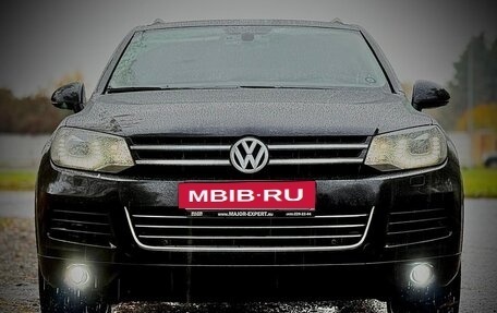 Volkswagen Touareg III, 2011 год, 2 050 000 рублей, 2 фотография