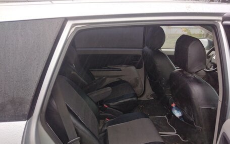 Mitsubishi Grandis, 2006 год, 600 000 рублей, 11 фотография