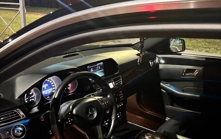 Mercedes-Benz E-Класс, 2015 год, 2 100 000 рублей, 9 фотография