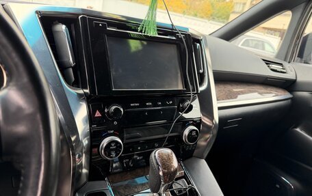 Toyota Alphard III, 2019 год, 5 800 000 рублей, 9 фотография