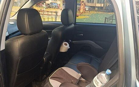 Mitsubishi Outlander III рестайлинг 3, 2008 год, 720 000 рублей, 7 фотография