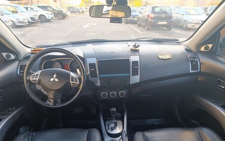 Mitsubishi Outlander III рестайлинг 3, 2008 год, 720 000 рублей, 9 фотография