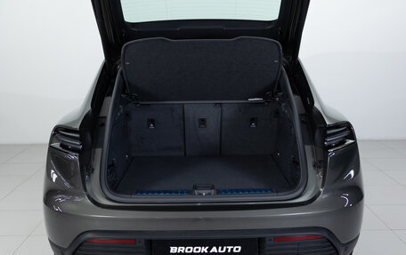 Porsche Macan, 2025 год, 13 990 000 рублей, 30 фотография