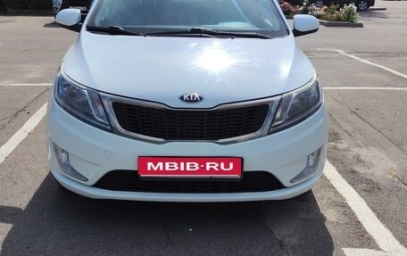 KIA Rio III рестайлинг, 2013 год, 815 000 рублей, 1 фотография