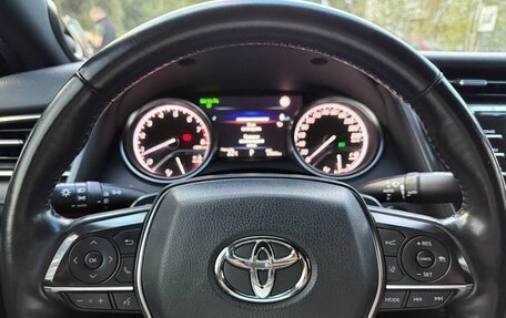 Toyota Camry, 2018 год, 2 550 000 рублей, 10 фотография