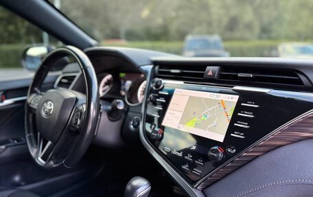 Toyota Camry, 2018 год, 2 550 000 рублей, 7 фотография